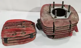 12100-961-000 Honda 1981-1982 Genuine Atc250r Cylinder W Head And Exhaust Flange Oem Atc 250 R