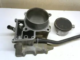Honda 12100-hn8-000 2003 Rincon 650 Trx650fa 4x4 Oem Engine Cylinder Piston Jug Block