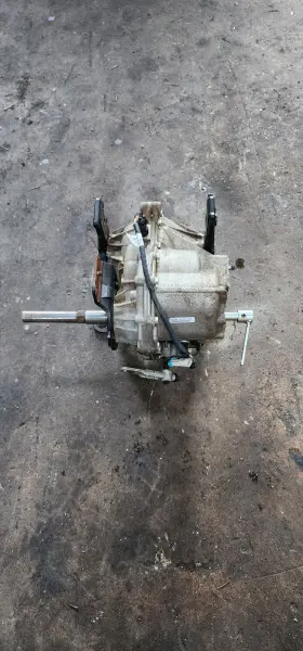 Auc11440 John Deere 2019 Gator Xuv 825m S4 Transmission Tranny Gears Housing