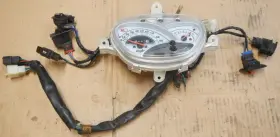 Kymco 37200-lgs6-e10 Like 200i Xl 2012 Oem Speedometer Assembly