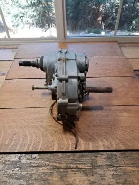 Polaris 1341161 1998 Sport 400 Transmission Trans Tranny Needs Seals Spins And Shifts