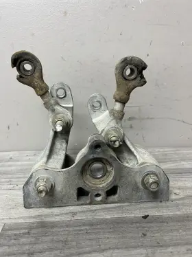 Polaris 1520531 2006 Predator 500 Steering Mount Box Pro Centerlink Idler Assm