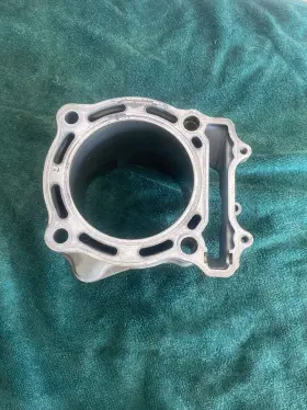 Suzuki 11211-45g00-0f0 2006-2009 Ltr450 Ltr450z Ltr 450 Cylinder Jug Top End