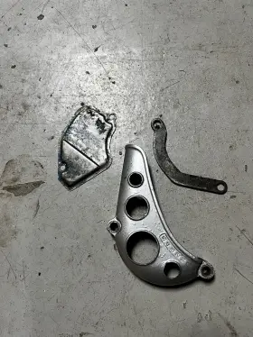 11360-19avo-13l Suzuki 85/86 Lt250r Chain Sprocket Cover / Oil Pump