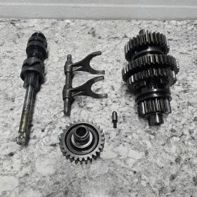 Suzuki 25221-44b00 Oem 01 Quadmaster 500 Transmission Kit Gears Shafts Forks