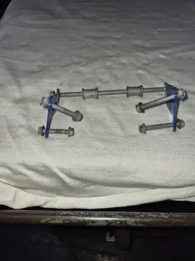 41991-01c00 Suzuki Lt250r Quadracer 87-92 Front Motor Mount Brackets And Bolts Spacers