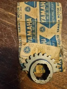 Yamaha 152-15641-01 1967 Ym2c Big Bear Kick Start Trans Ratchet Gear