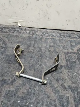 Yamaha 1s3-21317-10-00 2006 - 2024 Raptor 700 Oem Front Motor Mount Stay Bracket Fast Shipping