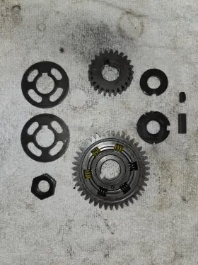 Yamaha 1uy-16111-10-00 1998 Warrior 350 Yfm350 Engine Crank Shaft Primary Clutch Drive Gear 1999