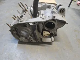 Yamaha 2gu-15100-01-00 Used 1987-2006 Banshee 350 Yfz350 Engine Motor Cases Case Set