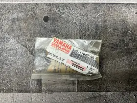 Yamaha 5jg-11633-00 New Oem 5jg-11633-00-00 Piston Pin 2000-2002 Yz426f Wr426f Qty 1