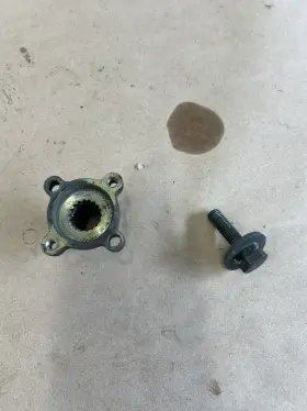 5ug-15777-00-00 Yamaha 2004 Rhino 660 4x4 Starter Pulley Boss B695
