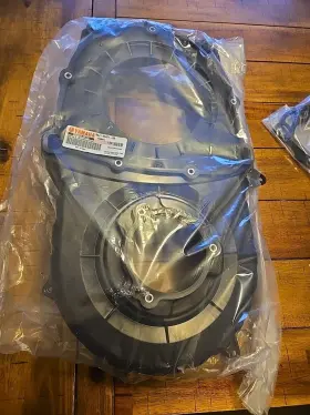 Yamaha B4j-e5421-00 Wolverine Rmax Crankcase Cover With Gasket And Seal